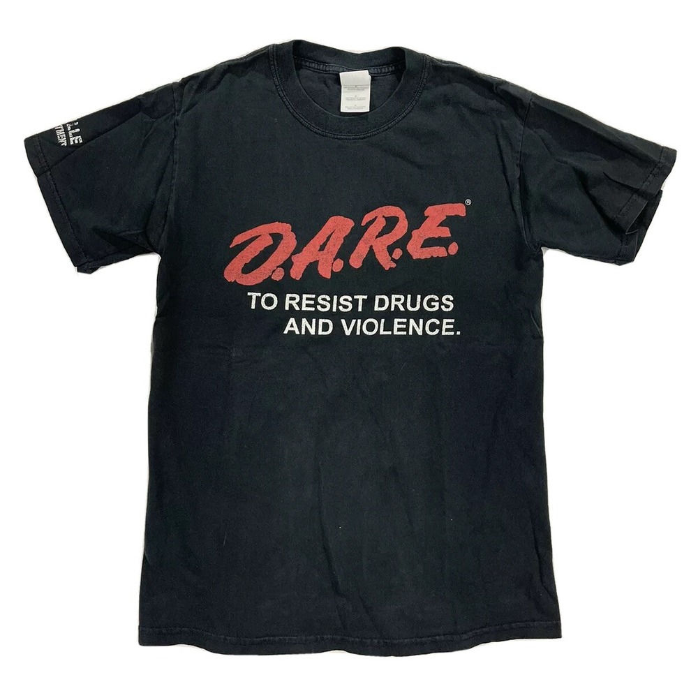 VTG 1980s DARE Resist Drugs And Violence Black T-Shirt Small Roseville PD Gildan